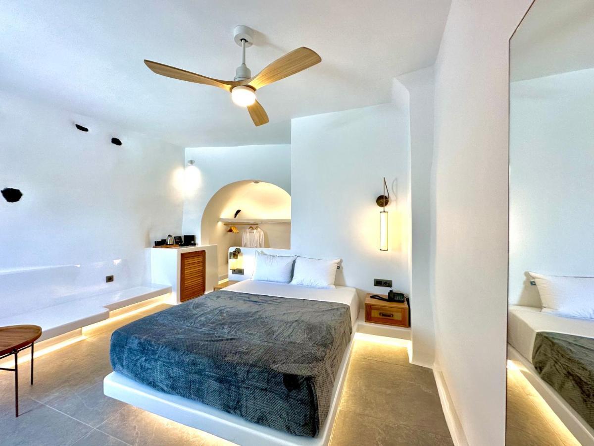 Eteoro Suites Imerovígli Extérieur photo